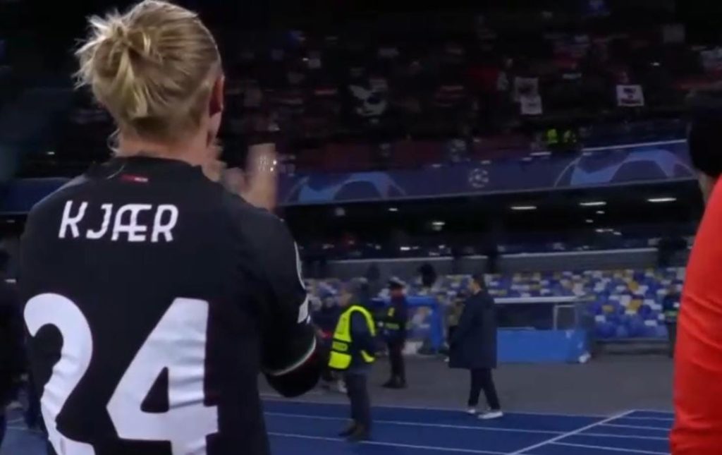 Kjaer sotto la Curva Sud