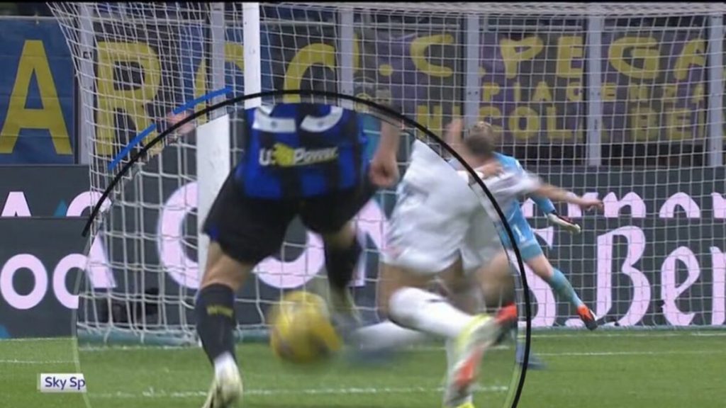 Contatto Barella-Frendrup/Inter-Genoa