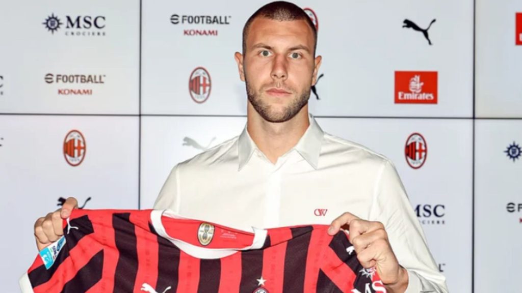 Strahinja Pavlović - photocredit acmilan.com