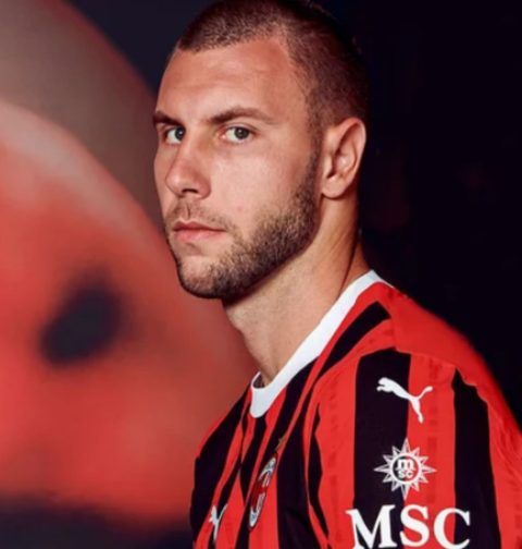 Strahinja Pavlović - photocredit acmilan.com